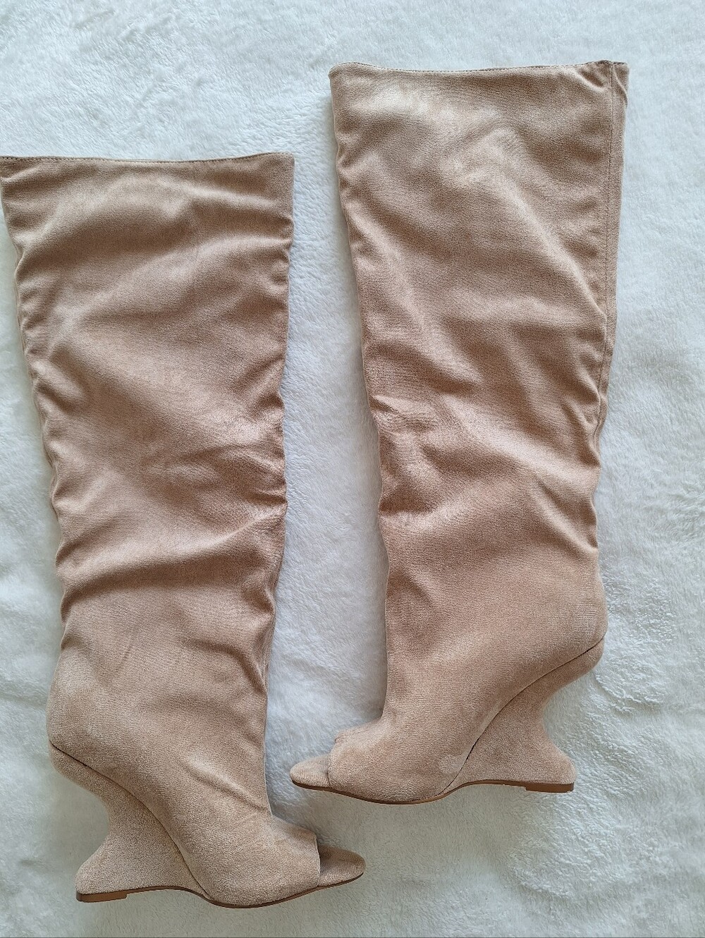 Azalea Wang Vincent Nude Faux Suede Peep Toe Curved Wedge Knee High Boots US 9